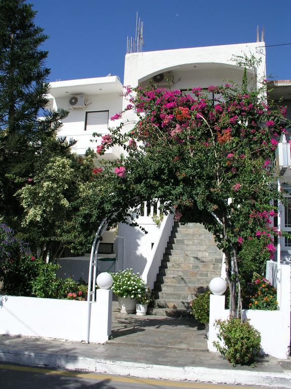 Studios George Paleohóra Szoba fotó